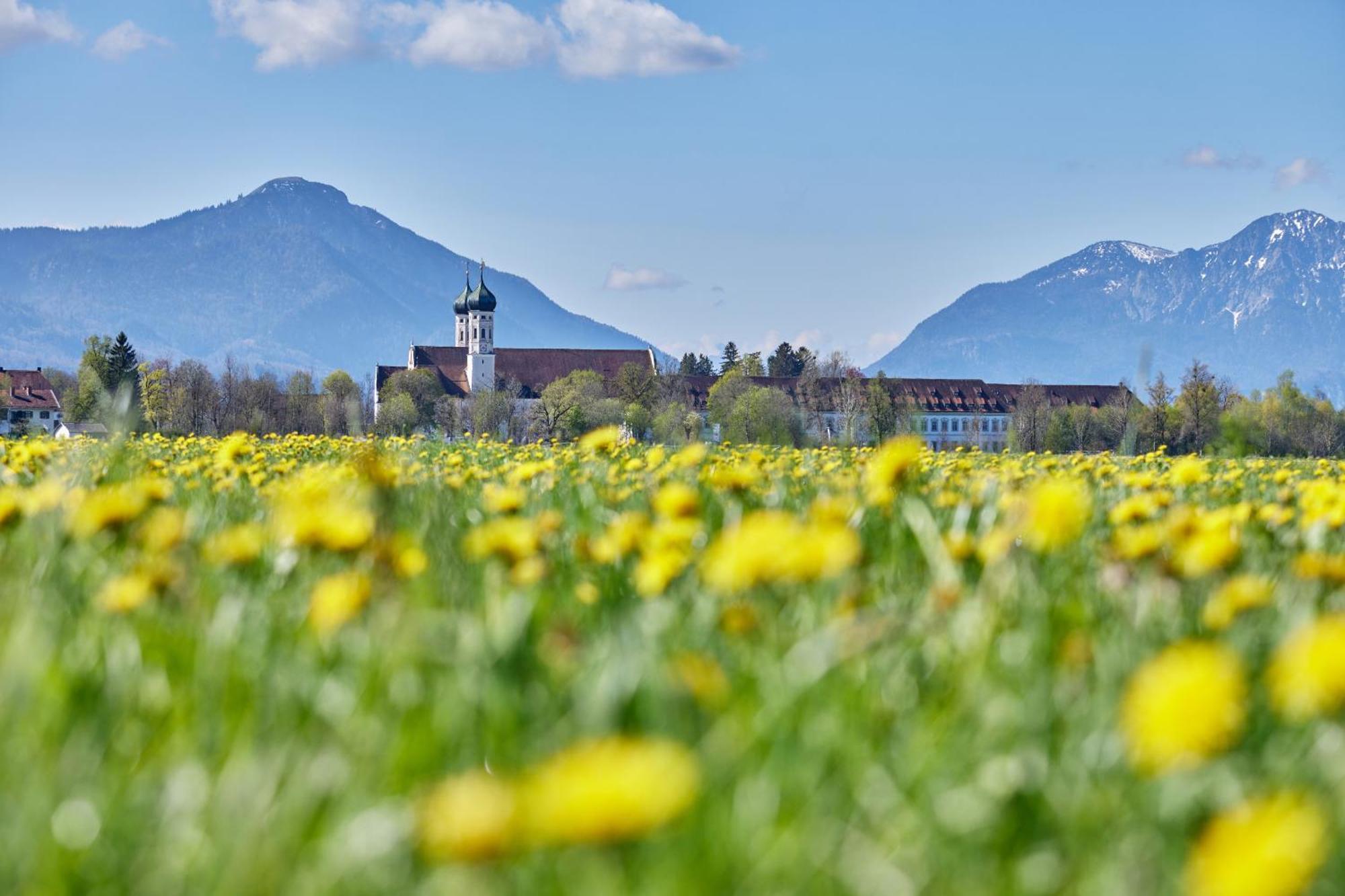 Zentrum Fuer Umwelt Und Kultur - Gaestehaus Und Jugendbildungseinrichtung Im Maierhof Benediktbeuern Buitenkant foto
