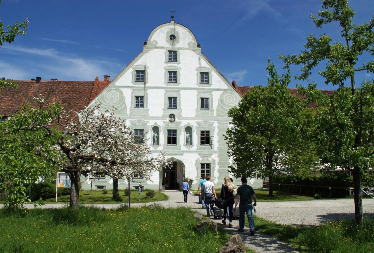 Zentrum Fuer Umwelt Und Kultur - Gaestehaus Und Jugendbildungseinrichtung Im Maierhof Benediktbeuern Buitenkant foto